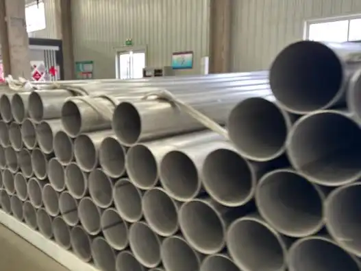 Compare the welding characteristics of ASTM A312 GR TP316Ti versus 316L pipe
